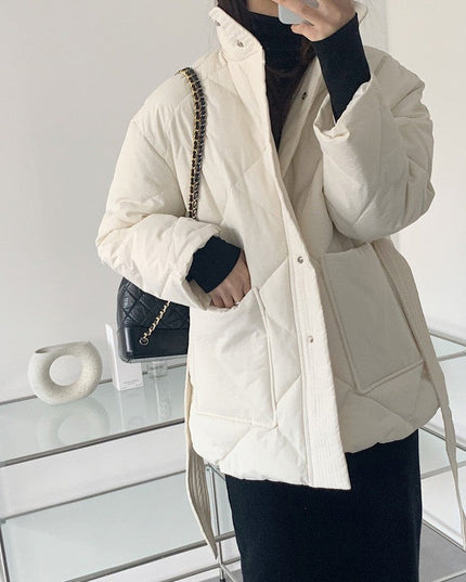 Damska kurtka zimowa wiązana w talii