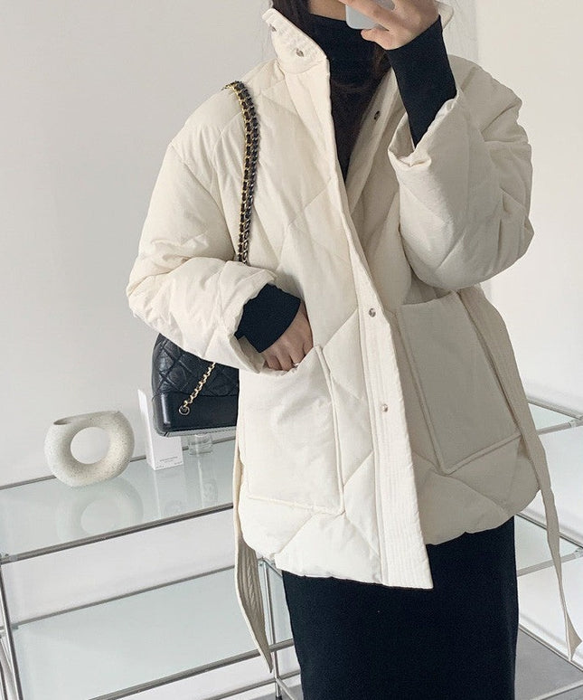 Damska kurtka zimowa wiązana w talii