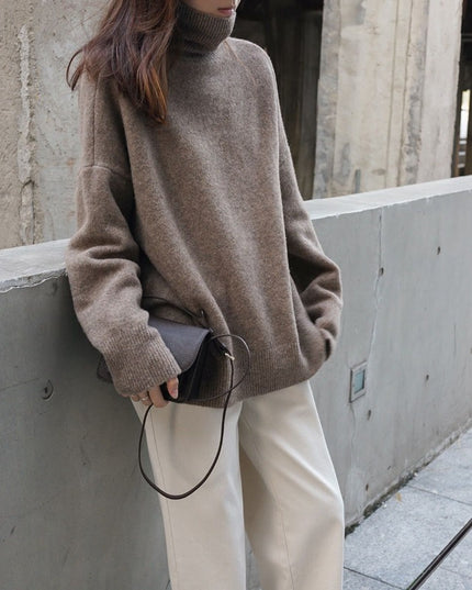 Damski sweter z golfem o luźnym kroju