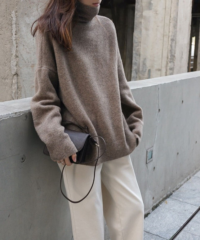 Damski sweter z golfem o luźnym kroju