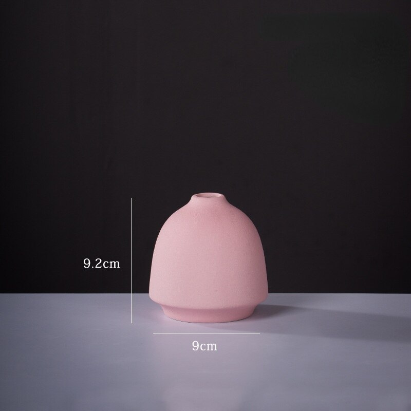 Wazon ceramiczny w różowym kolorze