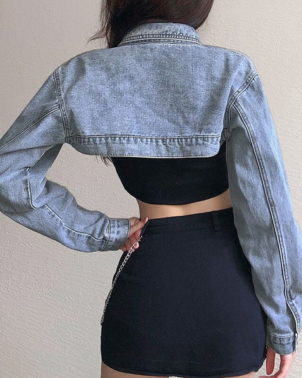 Damska kurtka jeansowa krótka o luźnym kroju