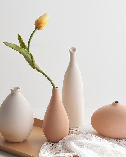 Wazon ceramiczny w pomarańczowym kolorze