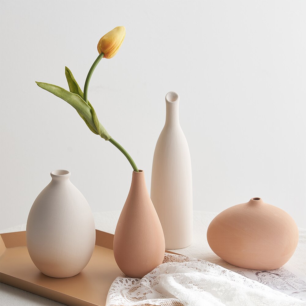 Wazon ceramiczny w pomarańczowym kolorze