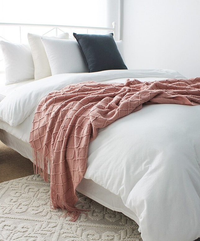 Koc z frędzlami z fakturą w romby