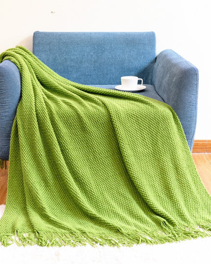 Koc z trójwymiarowym splotem z frędzlami