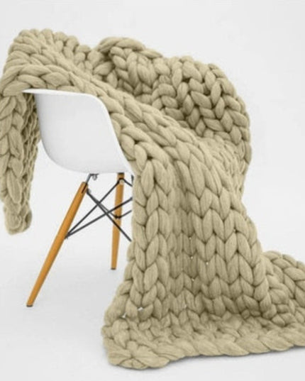 Pleciony koc sweterkowy ręcznie dziergany