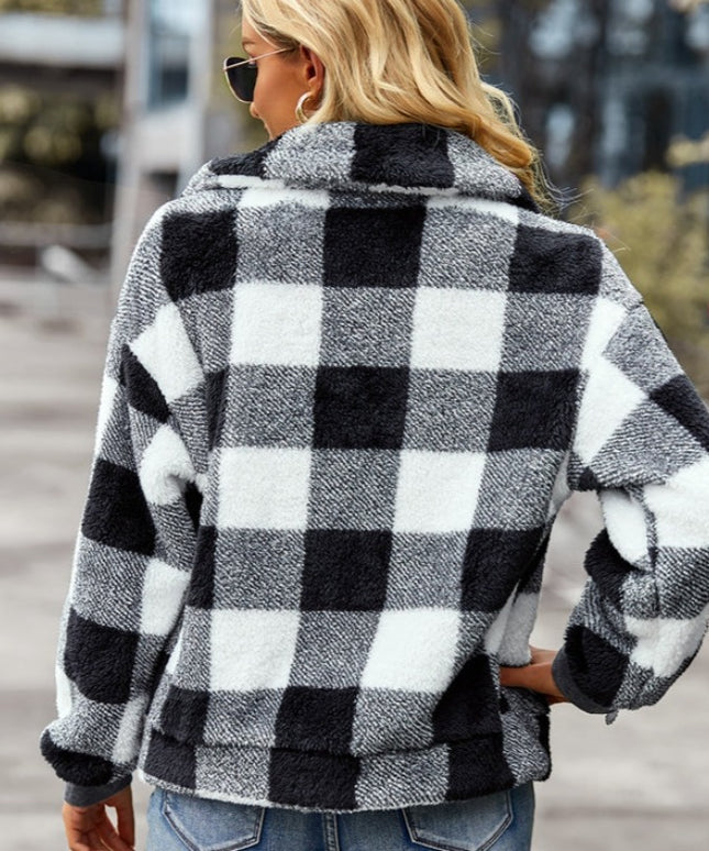 Damska kurtka przejściowa w kratkę ocieplana