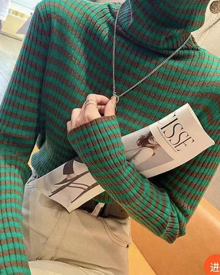 Damski sweter z golfem w paski