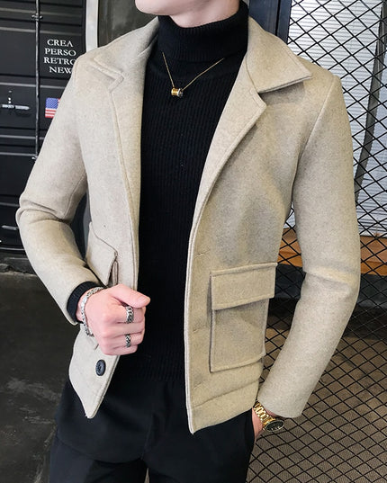 Męski krótki płaszcz z kieszeniami