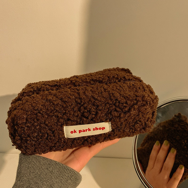 Kosmetyczka pluszowa z miękkiego materiału z nadrukiem