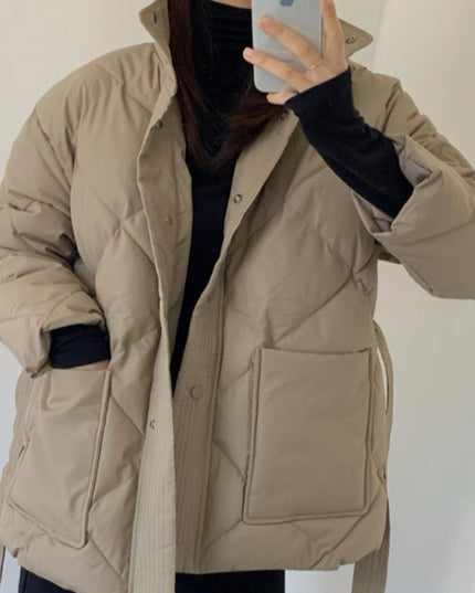 Damska kurtka zimowa wiązana w talii