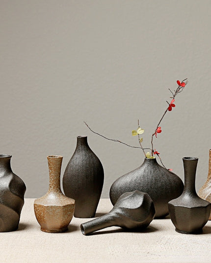 Wazon dekoracyjny elegancki w ciemnych kolorach