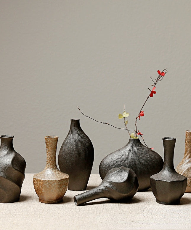 Wazon dekoracyjny elegancki w ciemnych kolorach