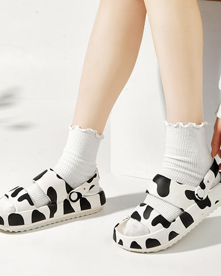 Damskie klapki białe w czarne łaty