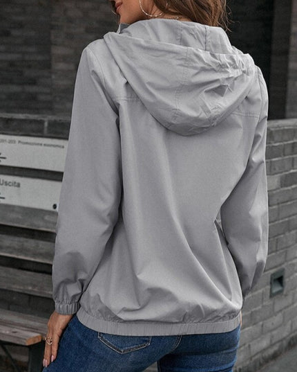 Damska kurtka przejściowa zapinana na zatrzaski