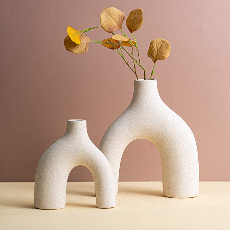 Wazon ceramiczny półkole w kremowym kolorze
