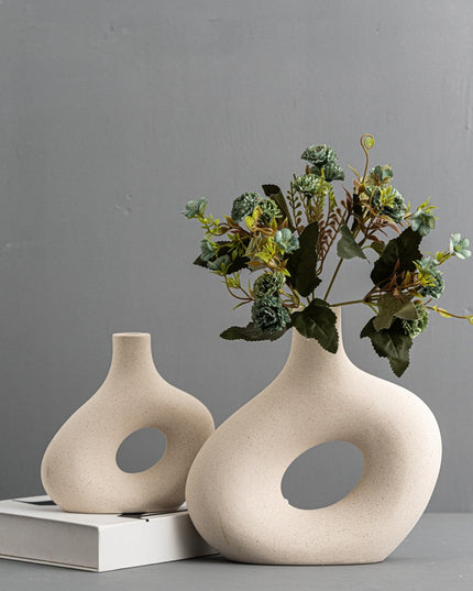 Wazon ceramiczny okrągły z wycięciem w środku