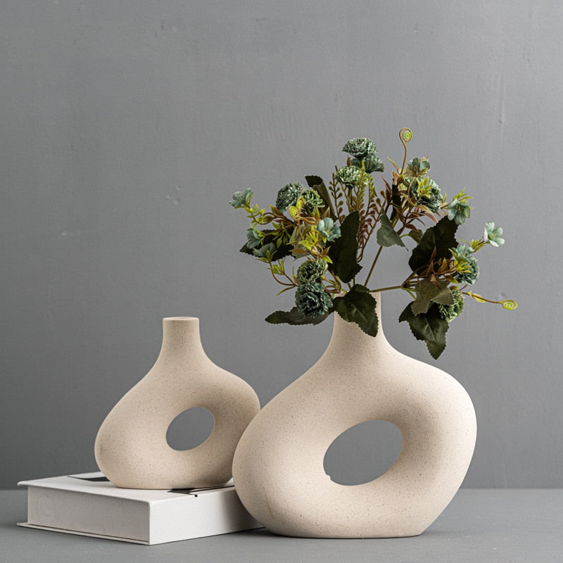 Wazon ceramiczny okrągły z wycięciem w środku