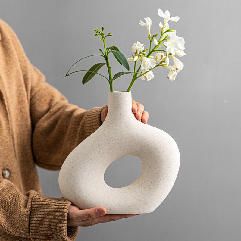 Wazon ceramiczny okrągły z wycięciem w środku