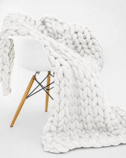 Pleciony koc sweterkowy ręcznie dziergany