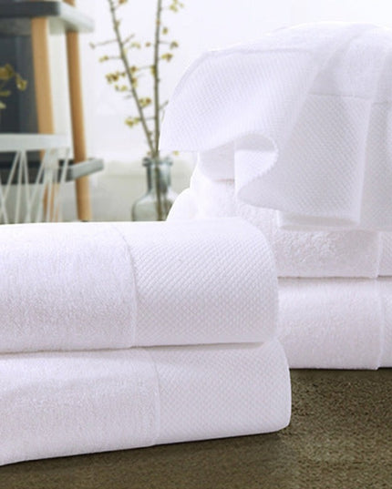 Ręcznik saunowy bawełniany biały z wykończeniem