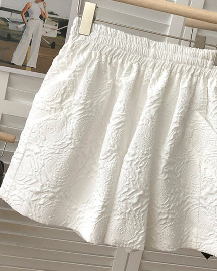 Damskie szorty z fakturą w róże