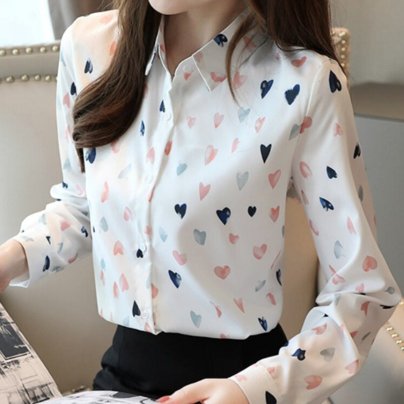 Damska klasyczna koszula ze wzorem w serca