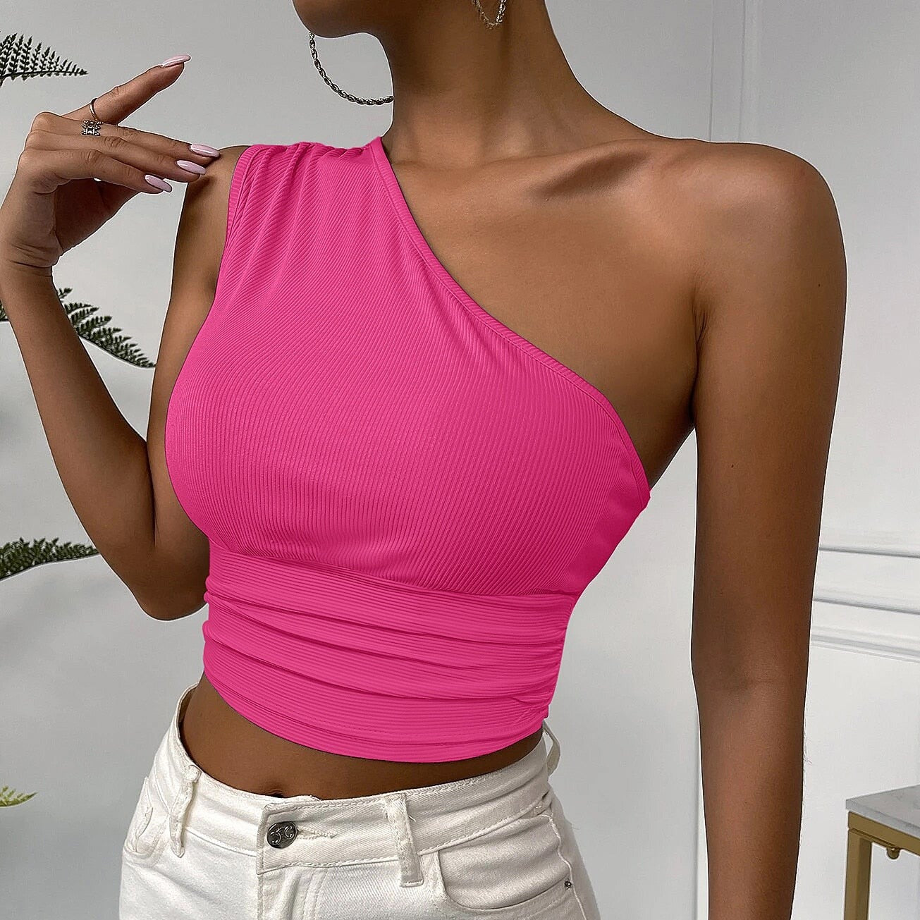 Damski crop top na jedno ramię
