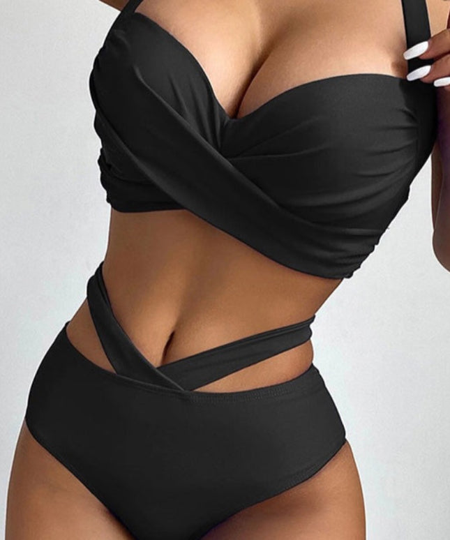 Damski dwuczęściowy strój kąpielowy bikini ze splotem i ozdobnymi paseczkami