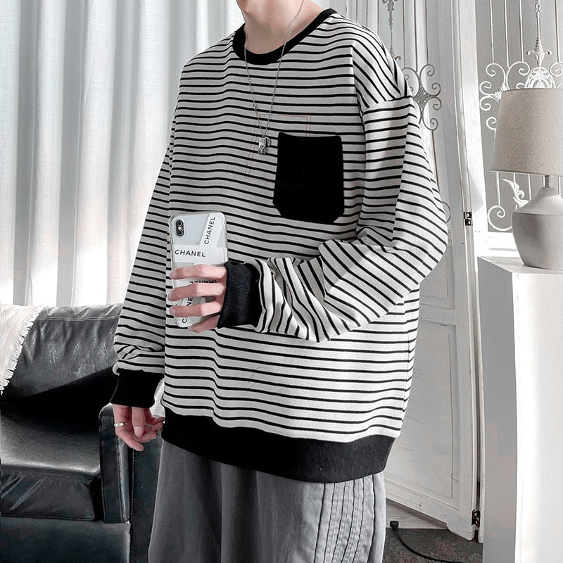 Męska bluza w paski z kieszonką