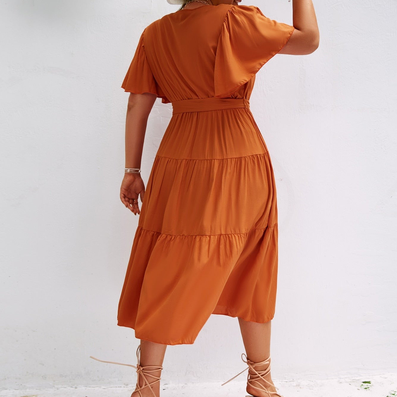 Sukienka plus size midi letnia z kopertowym dekoltem