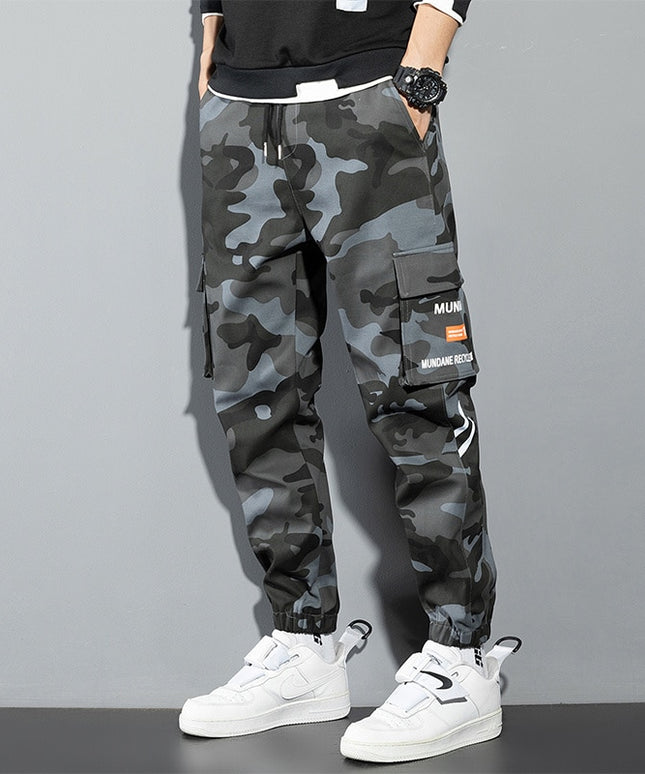 Męskie spodnie bojówki we wzór moro