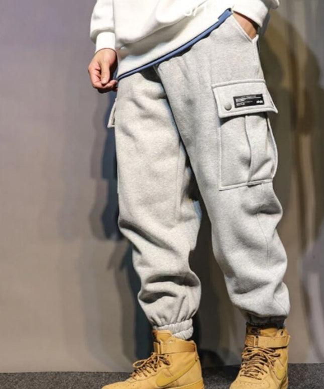 Męskie spodnie treningowe o kroju bojówek