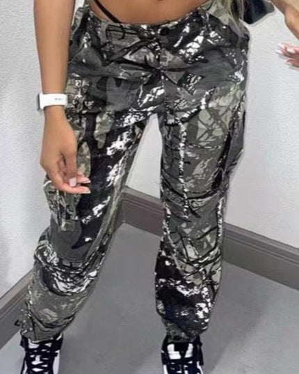 Damskie spodnie cargo we wzór moro