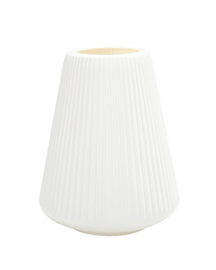 Wazon o prążkowanej strukturze kształt tuba