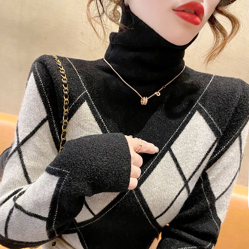 Sweter damski w romby z golfem