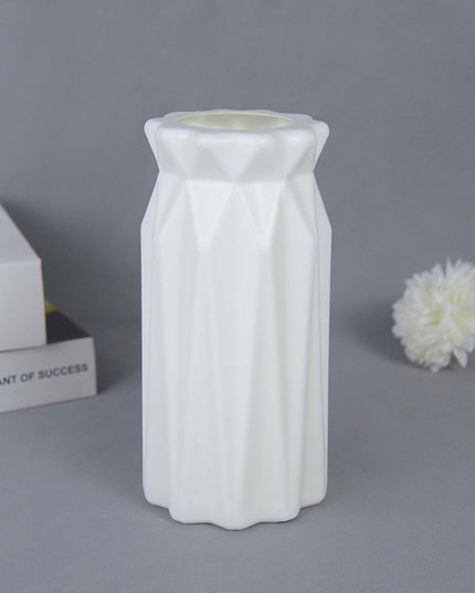 Wazon plastikowy dekoracyjny geometryczne wzory