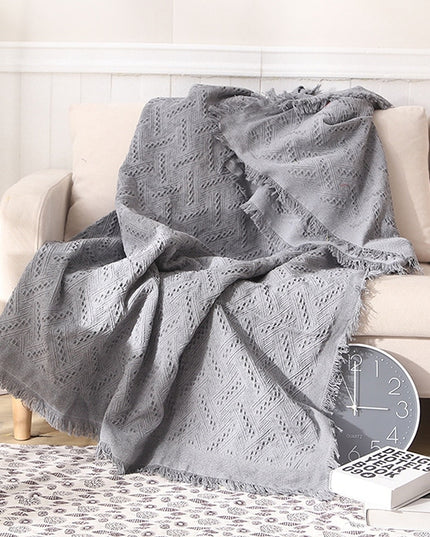 Koc narzuta na łóżko z frędzlami