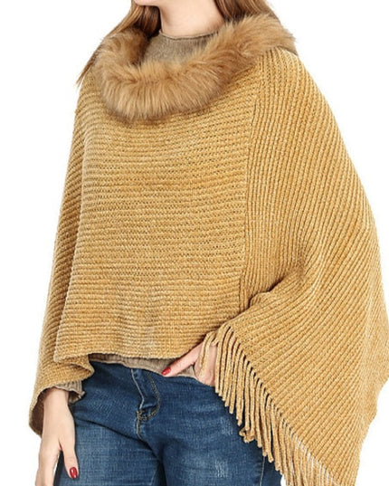 Damski sweter dziergany typu ponczo obszyty futerkiem