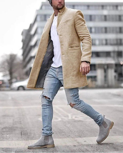 Męski płaszcz o klasycznym kroju z kieszeniami