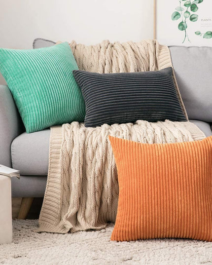 Poszewka na poduszkę prążkowana w jednolitych kolorach