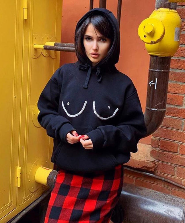 Damska bluza z kapturem i nadrukiem