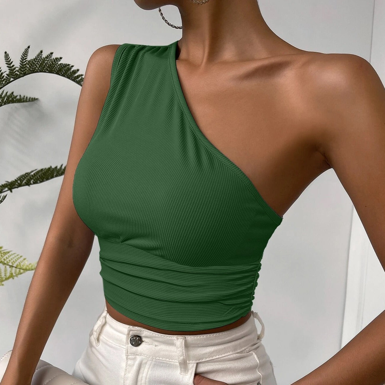 Damski crop top na jedno ramię