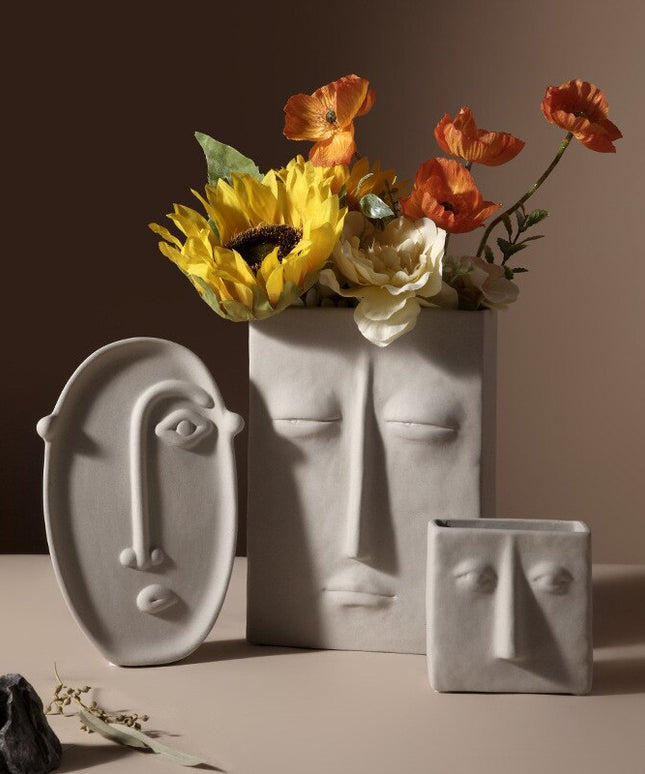 Wazon dekoracyjny ceramiczny z motywem twarzy