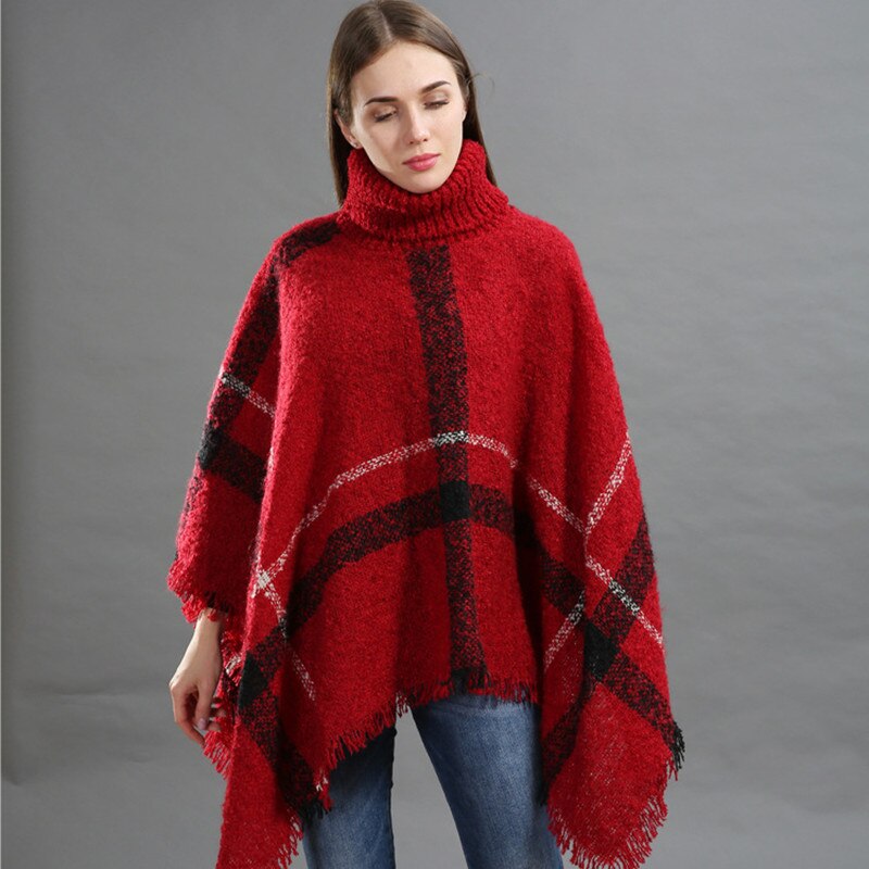 Damski sweter dziergany typu ponczo w kratę