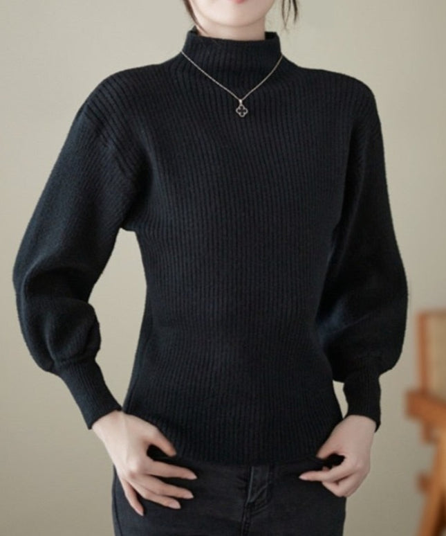 Damski sweter prążkowany z golfem i bufiastymi rękawami