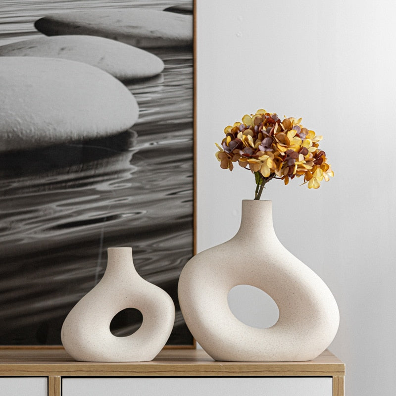 Wazon ceramiczny okrągły z wycięciem w środku