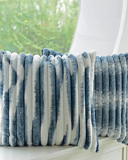 Poszewka na poduszkę pluszowa z ciekawym wzorem