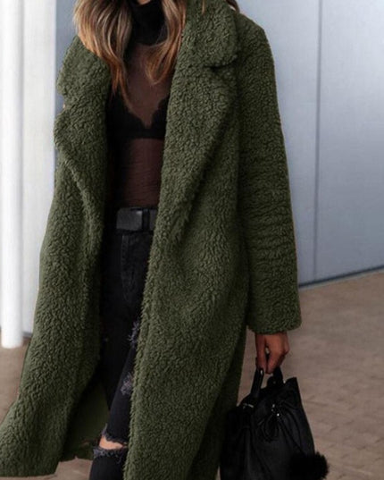 Damski płaszcz futrzany długości do kolana